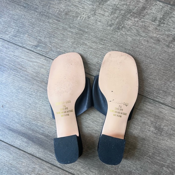 Black and Gold Minimalist Slide Sandals 7.5 - Picture 5 of 6